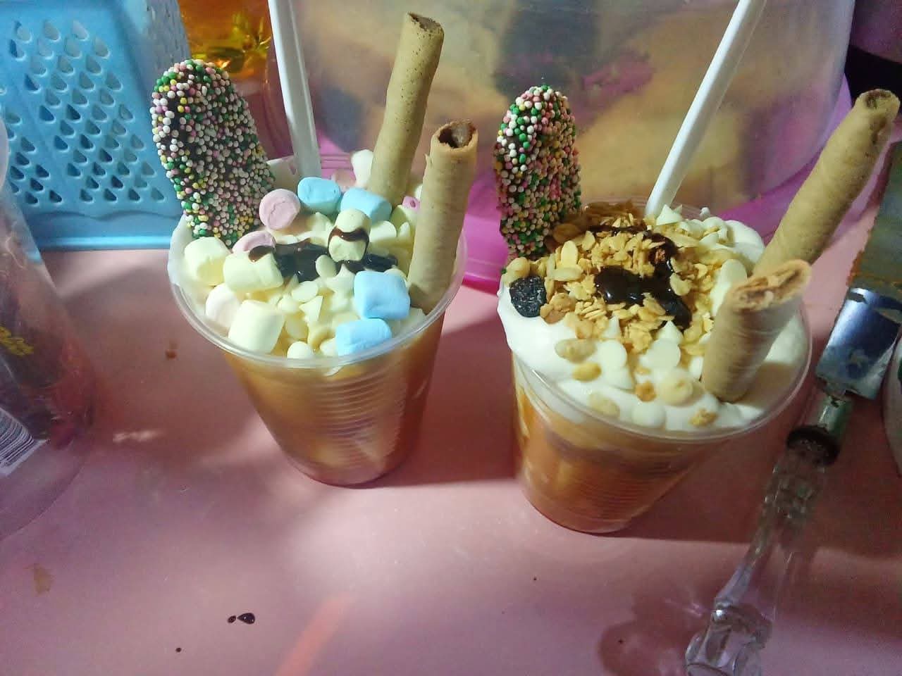 Fresas con crema en presentación personal