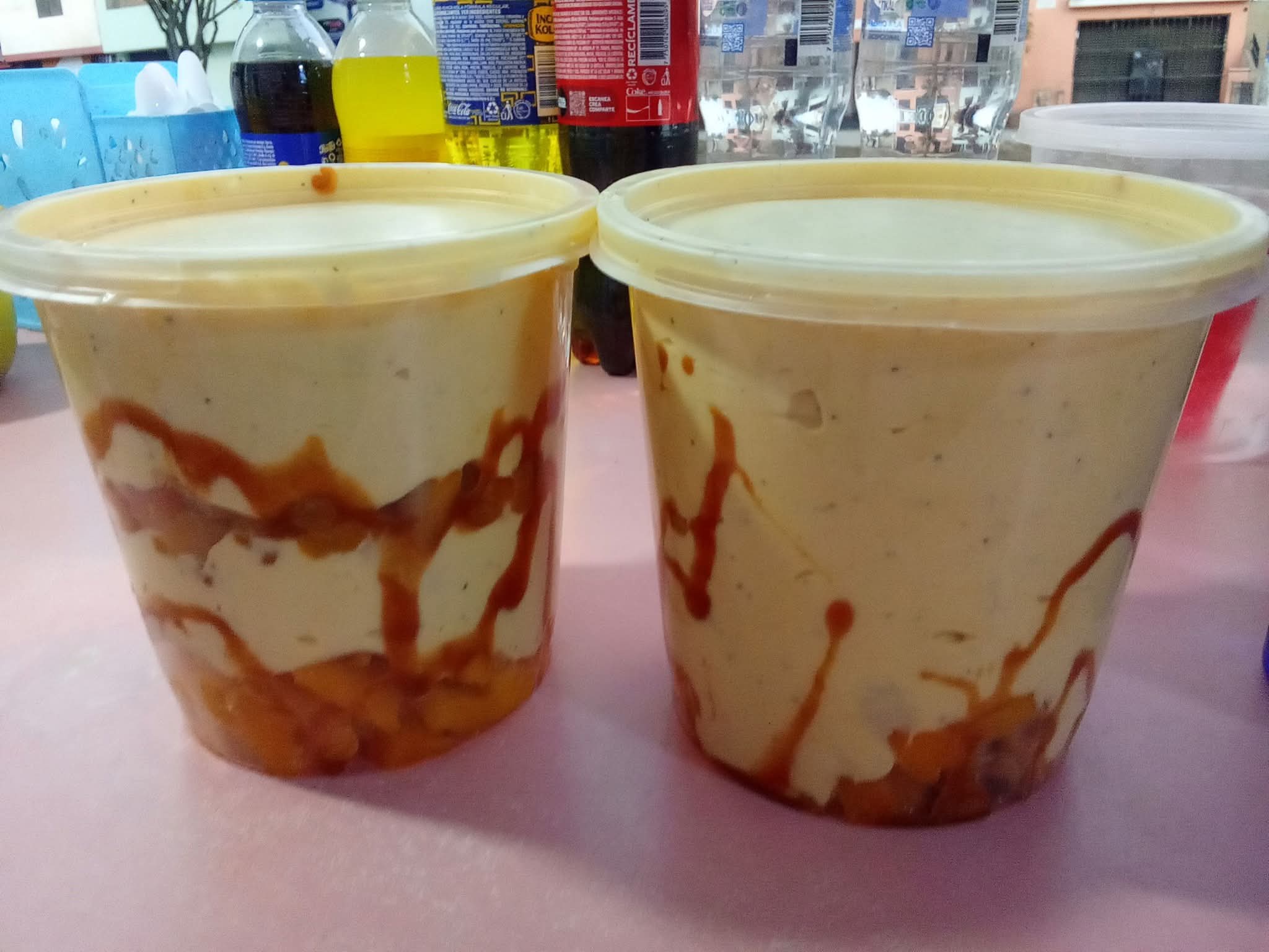 Vaso de fresas con crema maracumango